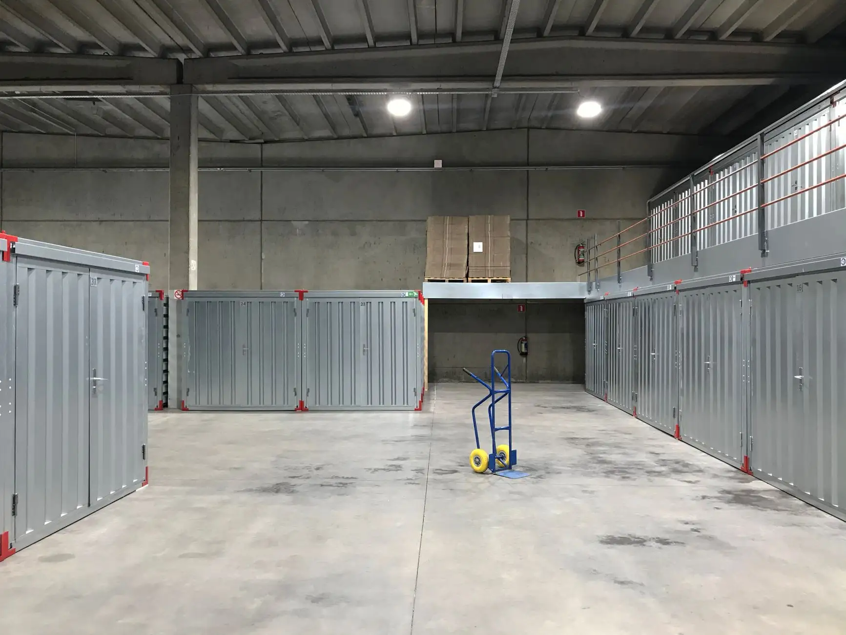 年年红红木家具茶台定制方案：从空间规划到成品落地