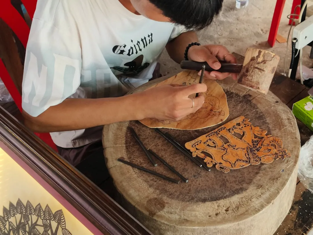 红木茶台定制流程详解:从选材到东阳木作工艺落地正文配图 2