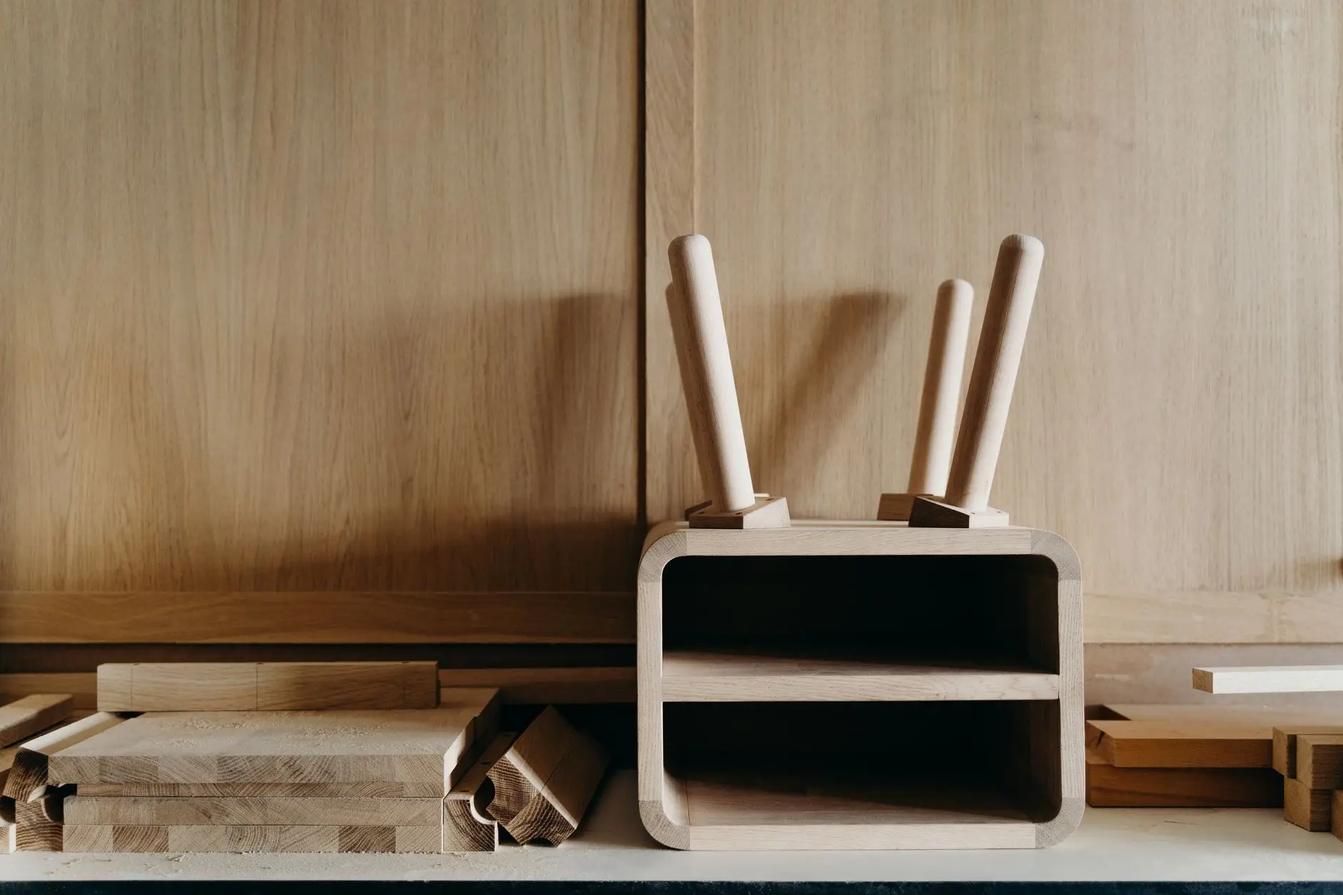 新中式实木沙发选购指南：从木材特性到工艺细节的全方位解析正文配图 1